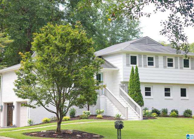 Property at 3239 Tyrol Ln, Vestavia Hills, AL 35216, 5 beds, 3 baths
