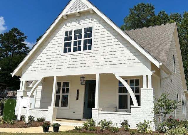 Property at 1144 Oak Blvd, Moody, AL 35004, 5 beds, 3.5 baths