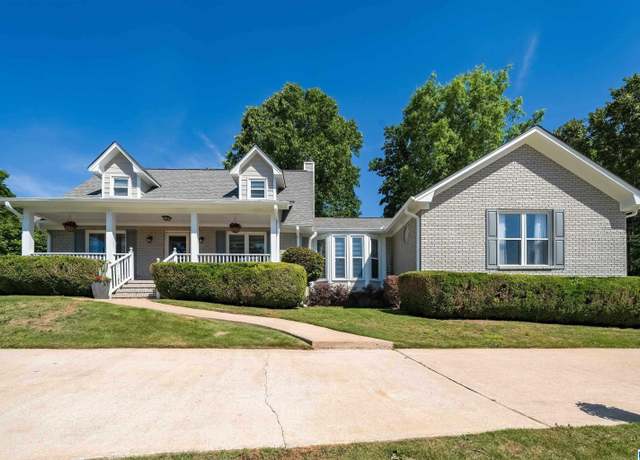 Property at 3302 Sunniroc Cir, Irondale, AL 35210, 4 beds, 3 baths