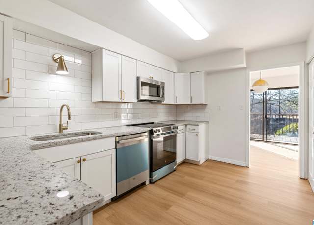 Property at 118 Cambrian Way #118, Birmingham, AL 35242, 3 beds, 2.5 baths