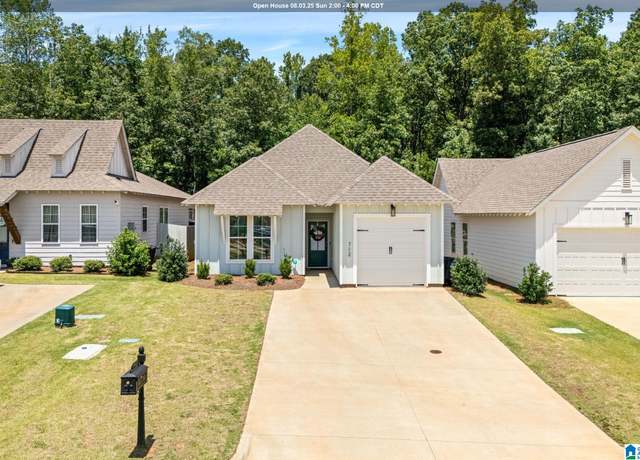 Property at 712 Village Dr, Opelika, AL 36801, 3 beds, 2 baths