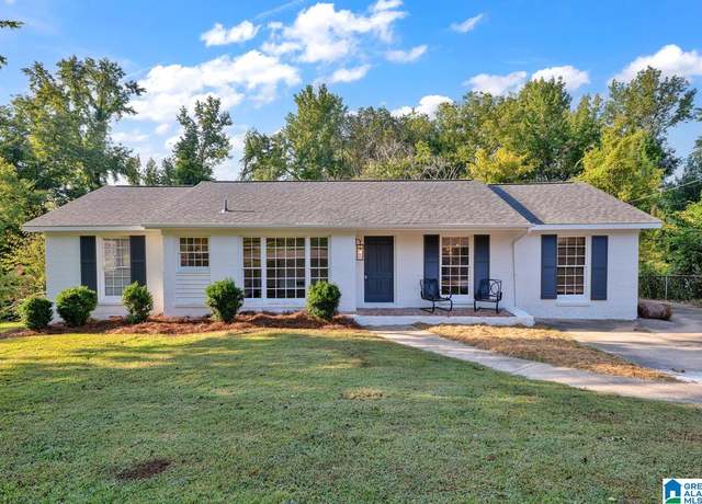 Property at 301 Mountain Dr, Trussville, AL 35173, 3 beds, 2 baths
