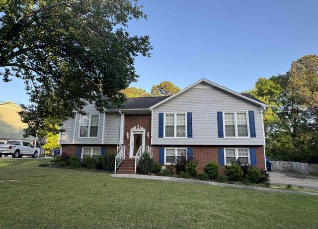 Property at 1039 Willow Creek Ct, Alabaster, AL 35007, 4 beds, 2 baths