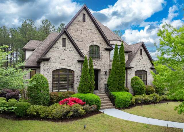 Property at 1004 Dunsmore Dr, Chelsea, AL 35043, 5 beds, 4.5 baths