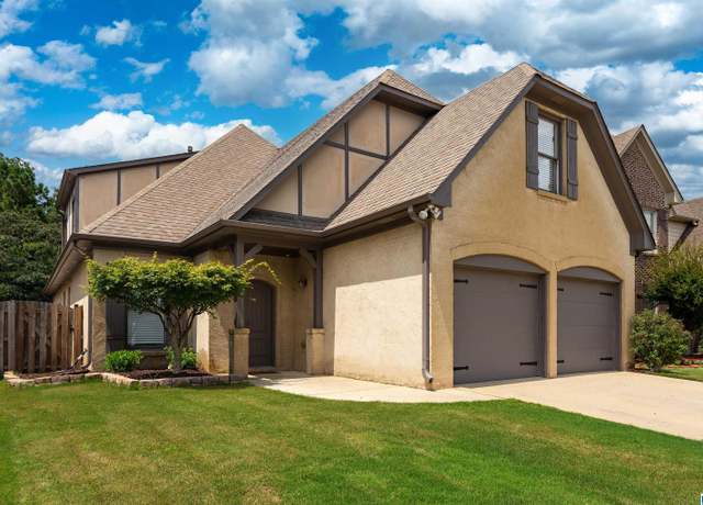 Property at 2055 Chalybe Way, Hoover, AL 35226, 4 beds, 2.5 baths