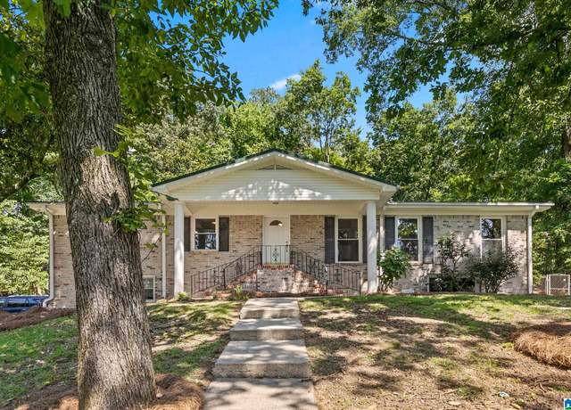 Property at 608 Stonehaven Rd, Hoover, AL 35226, 4 beds, 2 baths