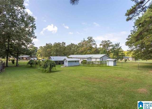 Property at 1300 Pineview Ave, Glencoe, AL 35905, 3 beds, 2 baths