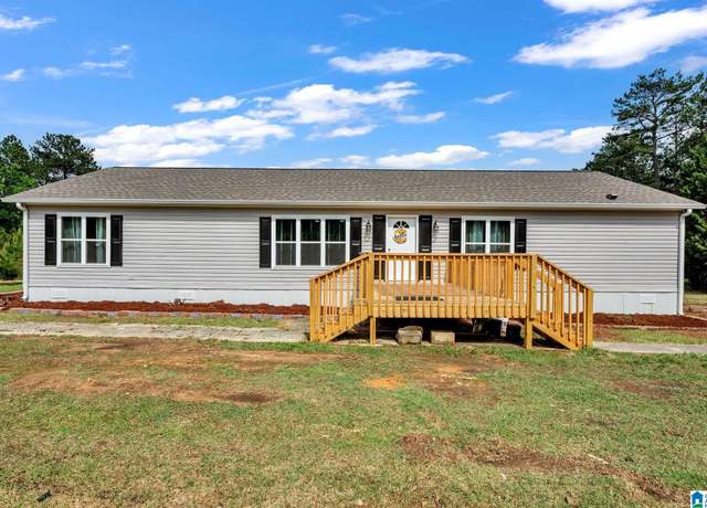 Property at 4634 Old Pineywoods Rd, Jasper, AL 35504, 3 beds, 2 baths