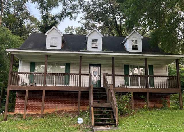Property at 402 Memorial Dr, Bessemer, AL 35022, 3 beds, 2.5 baths
