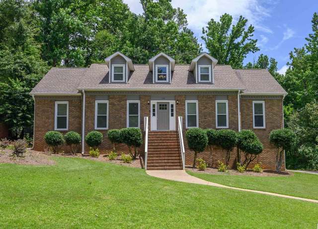 Property at 110 Pine Cliff Cir, Hoover, AL 35226, 4 beds, 3.5 baths