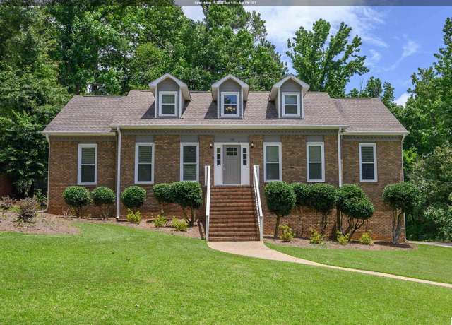 Property at 110 Pine Cliff Cir, Hoover, AL 35226, 4 beds, 3.5 baths