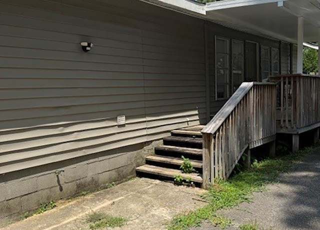 Property at 1189 Ashville Rd, Leeds, AL 35094, 3 beds, 2 baths