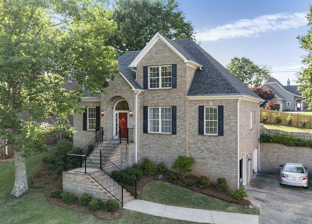 Property at 4720 Red Leaf Cir, Hoover, AL 35226, 4 beds, 2.5 baths
