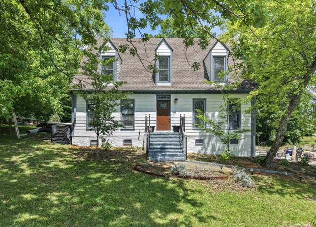 Property at 2101 Woodledge Dr, Hoover, AL 35226, 4 beds, 3.5 baths