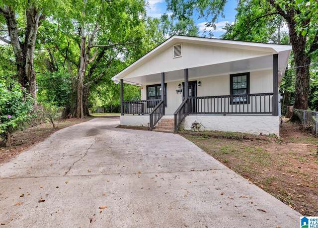 Property at 1332 14th Pl SW, Birmingham, AL 35211, 4 beds, 2 baths