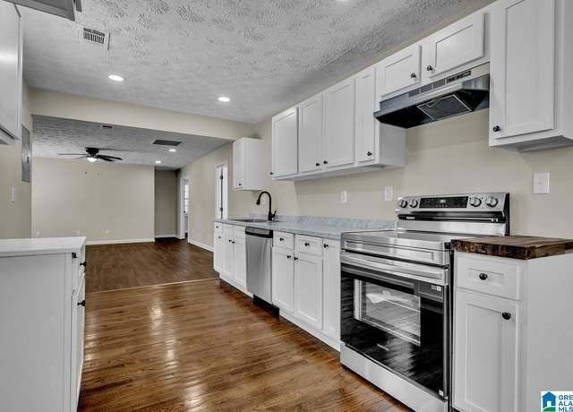 Property at 1332 14th Pl SW, Birmingham, AL 35211, 4 beds, 2 baths