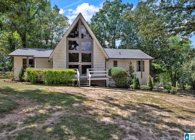 Property at 100 Cape Cod Cir, Alabaster, AL 35007, 3 beds, 2 baths