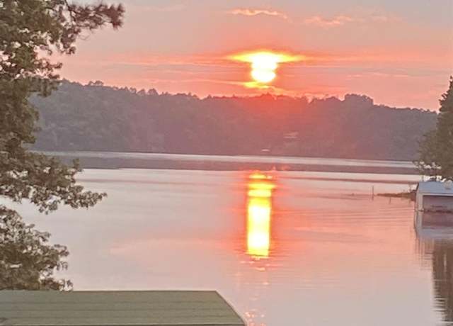 Property at 42 S Cove Dr, Sylacauga, AL 35151, 3 beds, 2 baths