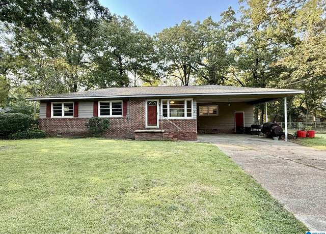 Property at 1704 Maple Leaf Dr, Demopolis, AL 36732, 3 beds, 2 baths