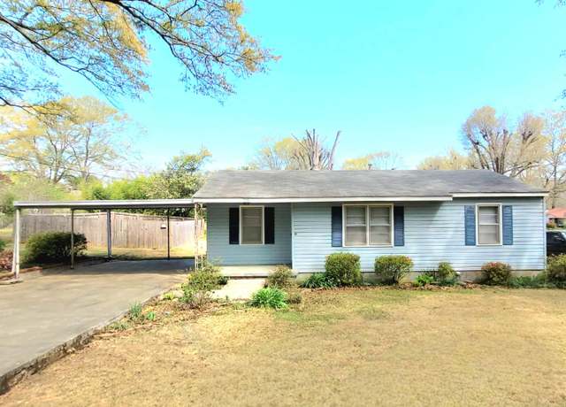 Property at 308 Lancaster St E, Talladega, AL 35160, 3 beds, 1 bath
