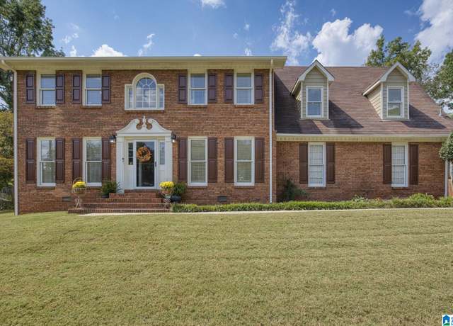 Property at 1230 Woodmont Rd, Anniston, AL 36207, 4 beds, 3.5 baths