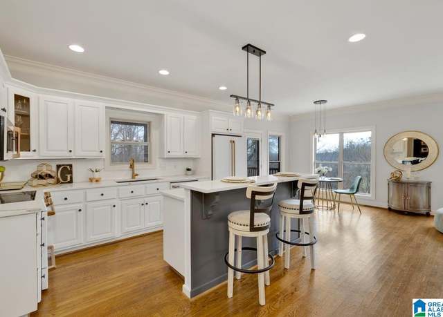 Property at 7419 Royal Ter, Trussville, AL 35173, 3 beds, 2.5 baths