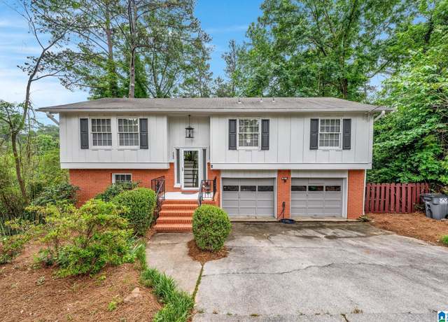 Property at 3208 Georgetown Pl, Hoover, AL 35216, 3 beds, 2.5 baths