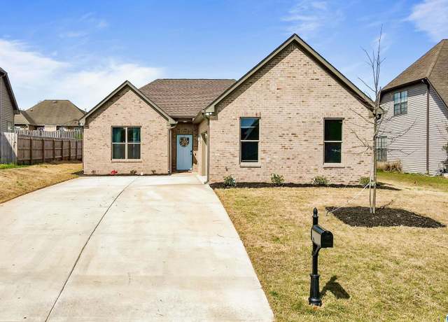 Property at 121 Oakwell St, Calera, AL 35040, 3 beds, 2 baths