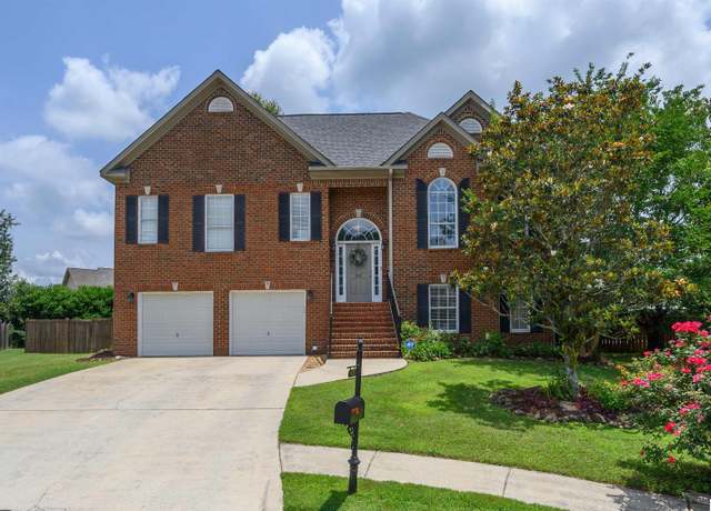 Property at 552 Old Cahaba Dr, Helena, AL 35080, 4 beds, 3 baths