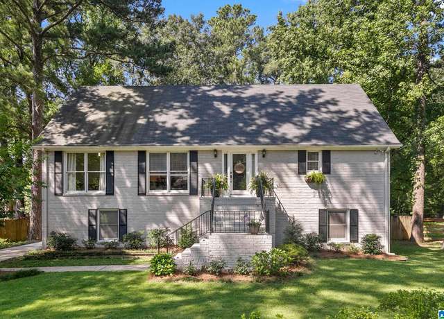 Property at 3420 Laurel View Ln, Hoover, AL 35216, 4 beds, 2.5 baths