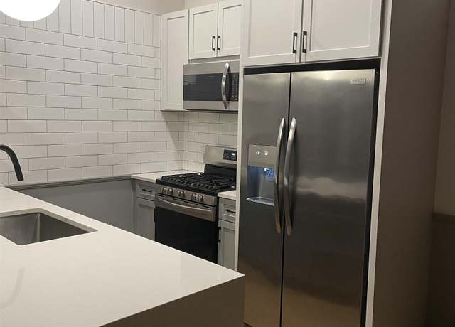Property at 2212 Morris Ave #202, Birmingham, AL 35203, 1 bed, 1 bath