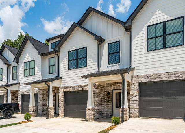 Property at 22132 Village Pkwy, Helena, AL 35080, 3 beds, 2.5 baths