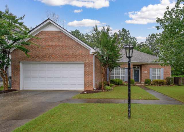 Property at 127 Crestmont Ln, Pelham, AL 35124, 3 beds, 2 baths