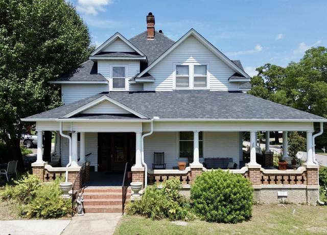 Property at 401 SW 8th St, Cullman, AL 35055, 4 beds, 2 baths