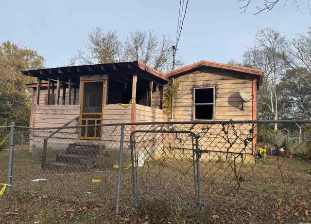 Property at 1629 Parkwin Ave, Anniston, AL 36201, 2 beds, 1 bath