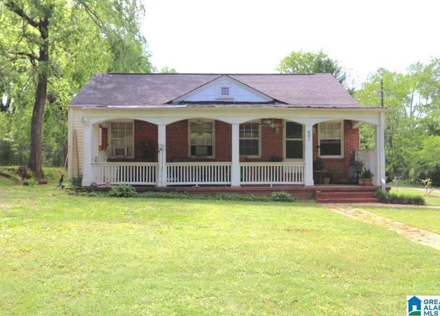 Property at 801 Walnut St, Talladega, AL 35160, 3 beds, 2.5 baths