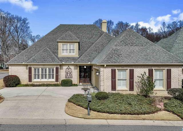 Property at 1033 Linkside Dr, Hoover, AL 35242, 3 beds, 3 baths
