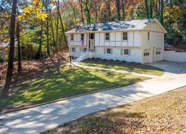 Property at 3583 Valley Cir, Vestavia Hills, AL 35243, 4 beds, 2 baths