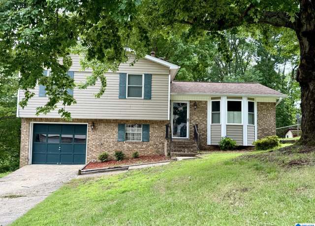 Property at 1755 Sonia Dr, Birmingham, AL 35235, 3 beds, 2 baths