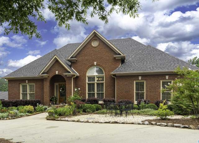 Property at 3439 Fairway Dr, Trussville, AL 35173, 4 beds, 3 baths