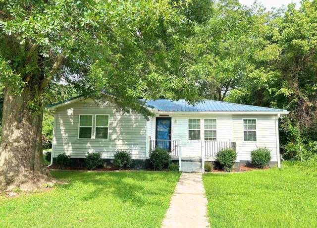 Property at 101 Williamson Ave, Oxford, AL 36203, 3 beds, 2.5 baths