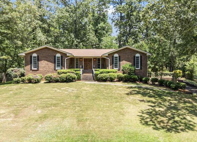 Property at 3213 Burning Tree Dr, Hoover, AL 35226, 5 beds, 3 baths