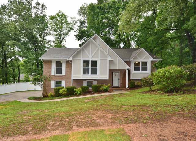 Property at 2005 Yancy Dr, Hoover, AL 35022, 3 beds, 3 baths