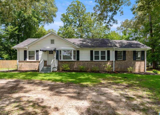 Property at 1216 1st Ave W, Alabaster, AL 35007, 3 beds, 2 baths