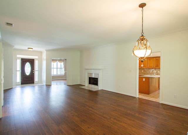 Property at 420 Eaton Rd, Hoover, AL 35242, 3 beds, 2 baths