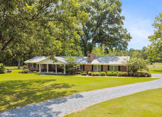 Property at 2166 County Road 150, Sylacauga, AL 35151, 3 beds, 3 baths