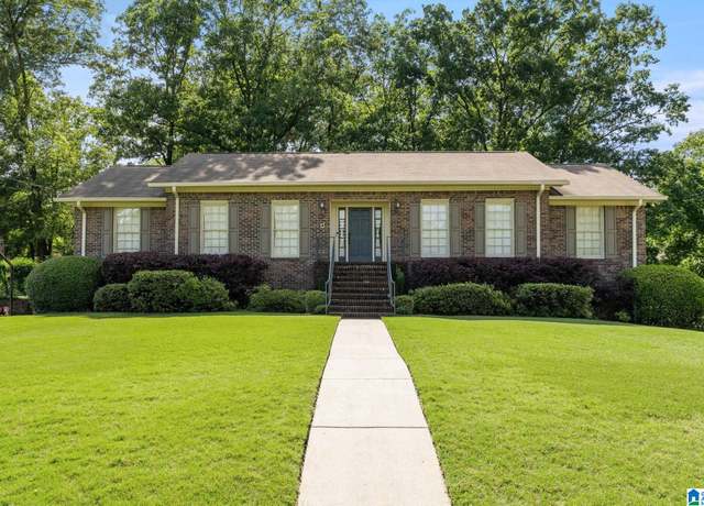 Property at 2108 7th St NW, Center Point, AL 35215, 5 beds, 3 baths