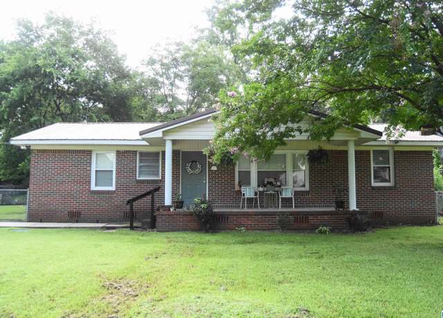 Property at 37 Apple St, Jacksonville, AL 36265, 3 beds, 1 bath