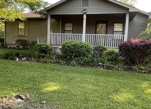 Property at 1003 7th St S, Clanton, AL 35045, 3 beds, 2 baths