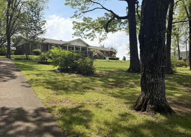 Property at 1321 Bellevue Dr, Gadsden, AL 35904, 4 beds, 3.5 baths